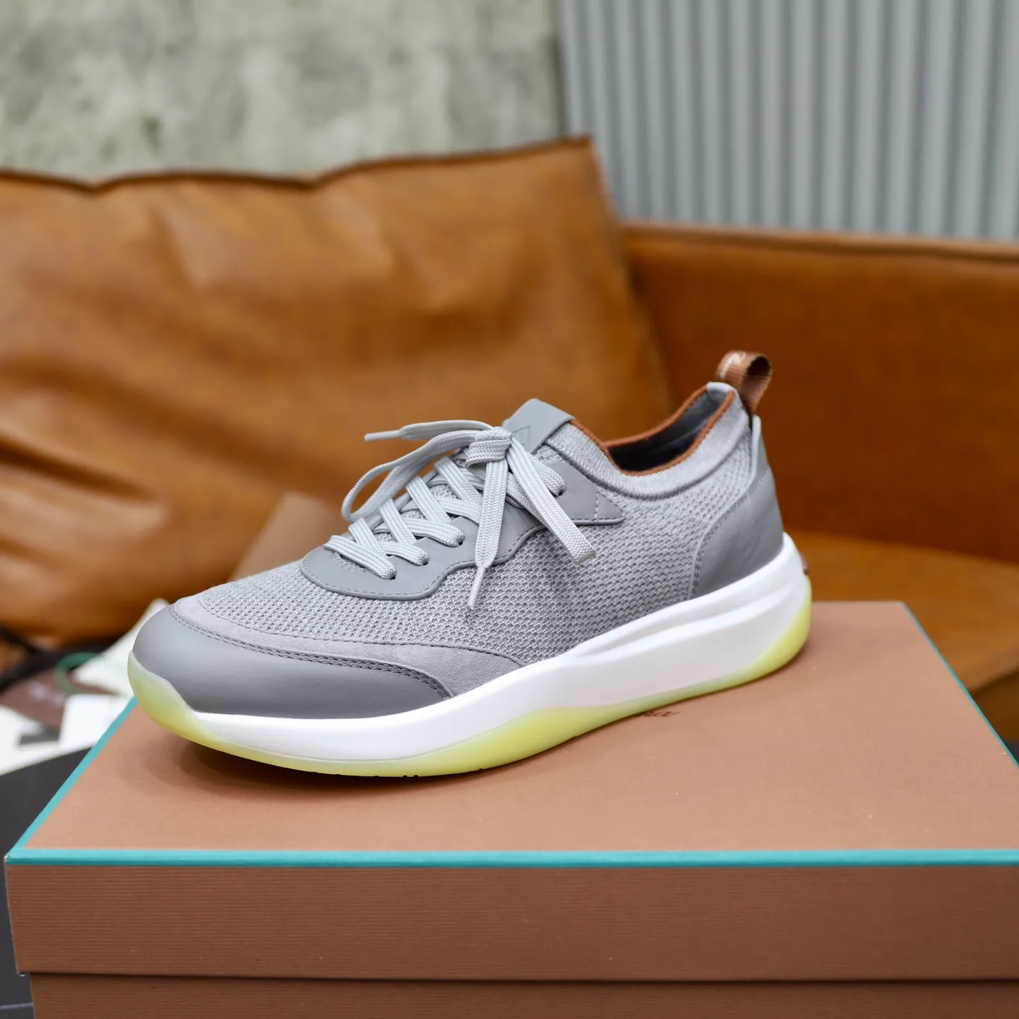 Factory price: 💰620 Loropiana LP men's shoes ♞size; 38-44 "45.46 customization" cowhide stitching and cowhide feet. It is really easy to wear, lazy, relaxed, casual, perfect comfort, and there are many color choices, and they all look good with clothes. Is it true that Loropiana can bring social value? “Loropiana is the best thing money can buy”